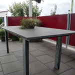 Tisch aus Granit fr die Terrasse